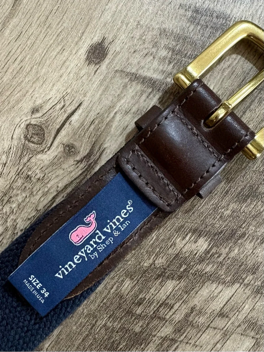 Vineyard Vines excellent size